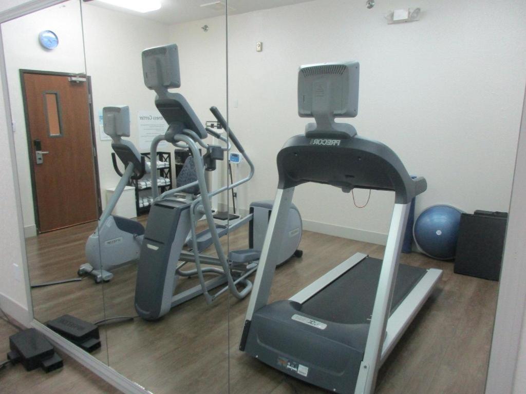 Holiday Inn Express O'Neill By Ihg Екстериор снимка